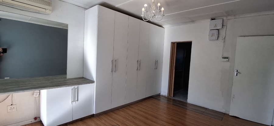 4 Bedroom Property for Sale in Nahoon Valley Park Eastern Cape